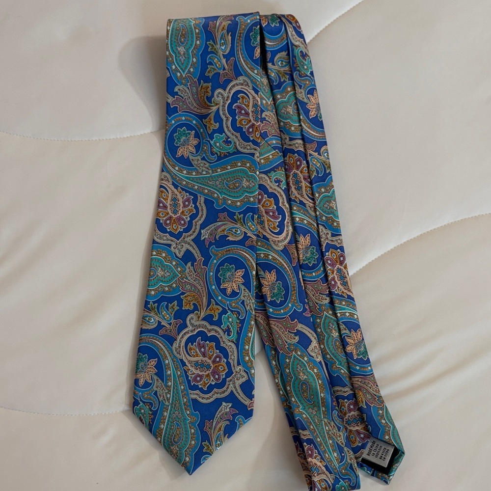 Geoffrey Beene Paisley Tie in Blue and Teal